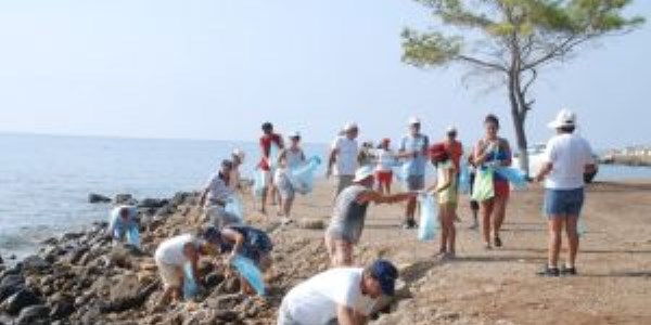 Silifke'de mesire alan� ve sahilde temizlik seferberli�i