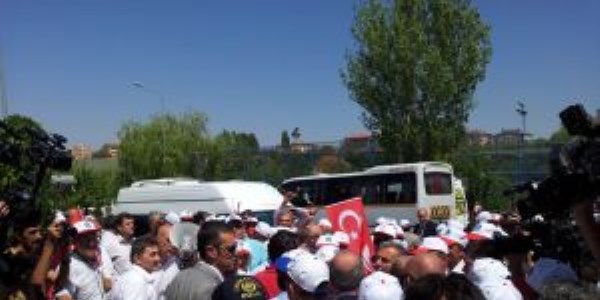 Polis ile Kamu-Sen �yeleri aras�nda gerginlik