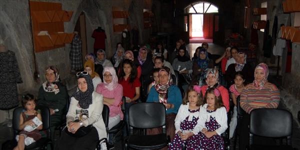 Bitlis'te 'Aile Okulu Projesi' tan�t�ld�