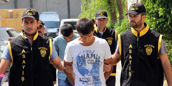 'Denetimli' dolandırıcılık yapan temizlik işçileri yakalandı