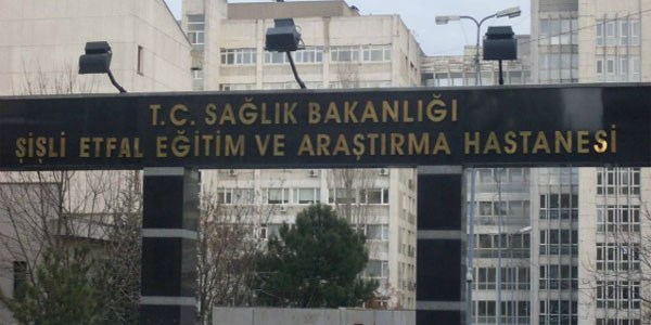 Taşeron sağlık çalışanlarından 'çalışma saati' protestosu