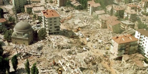 Marmara depreminin 14'nc ylnda rk binalar hala ayakta