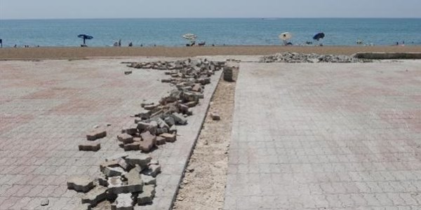 Antalya'da engelliler i�in 'Engelsiz Plaj' yap�l�yor