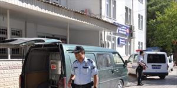 Minibüste 1050 litre kaçak akaryakıt ele geçirildi