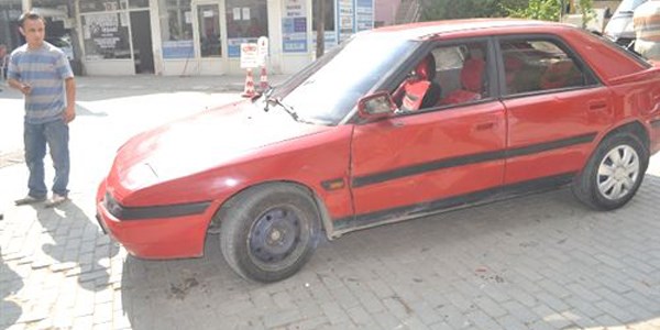 Kula'da elektrikli bisiklet ile otomobil çarpıştı