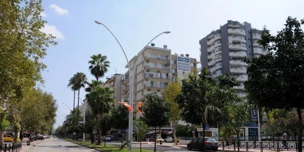 S�cak hava Adana'y� bo�altt�