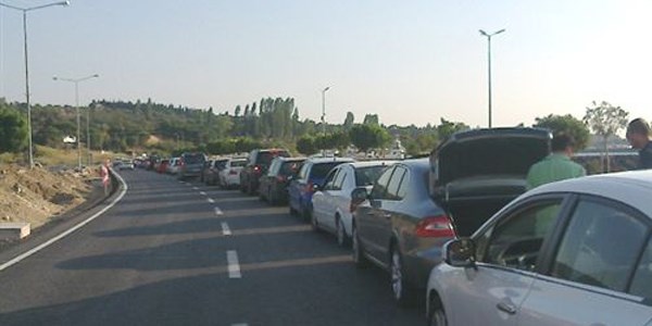 Lapseki'de deniz ulaşımında yoğunluk