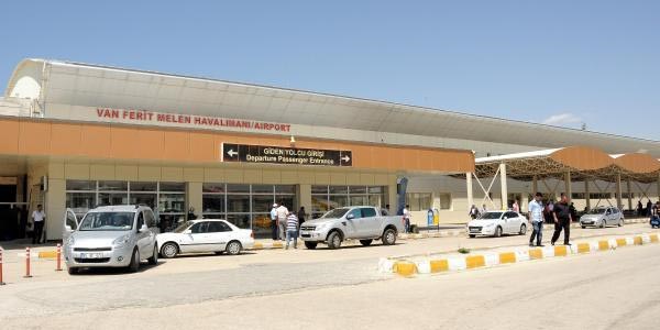Doktor uçakta taciz etti iddiası