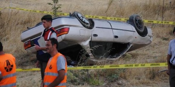 Öğretmen kaza yaptı: 1 ölü, 2 yaralı