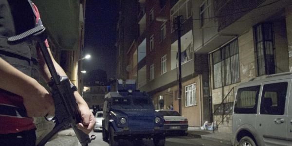İstanbul'da terör operasyonu: 17 gözaltı