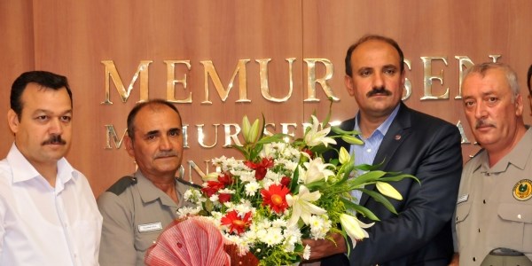 14 OGM çalışanından Memur-Sen'e teşekkür ziyareti