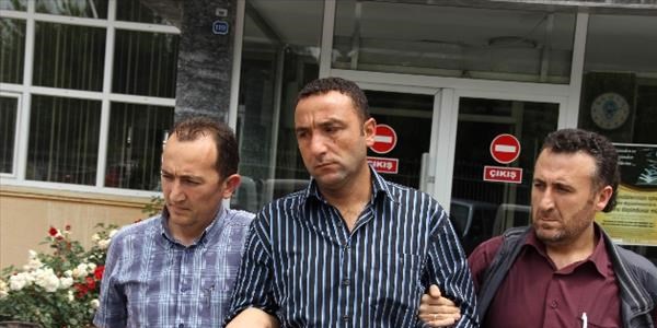 Ağabeyine ateş edip arkadaşını öldürdü