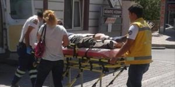 Arazi anlaşmazlığı nedeniyle tartıştığı emekli zabıtayı bacağından vurdu