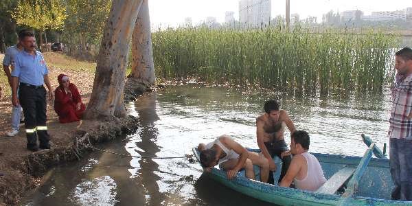 Bir cep telefonu i�in 4 ki�i can�ndan oluyordu