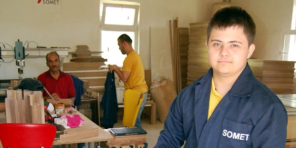 Engelli annesi olunca rehabilitasyon merkezi açtı