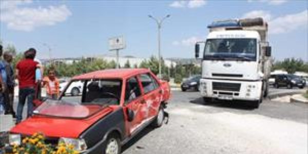 Adyaman'da kamyon ile otomobil arpt: 6 yaral