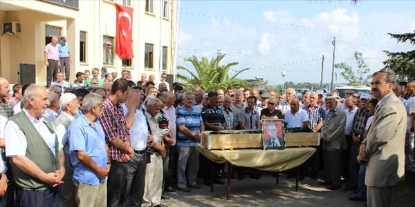 Eski Başkan toprağa verildi