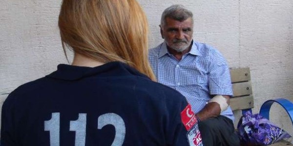 Alkollü yaralı hastaneyi birbirine kattı