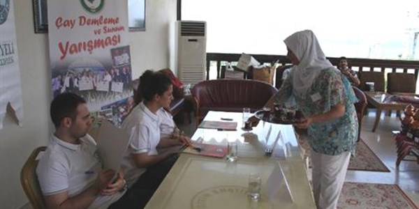 En iyi çayı demlemek için yarıştılar