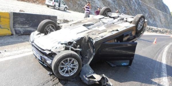 Virajı alamadı, metrelerce sürüklendi!