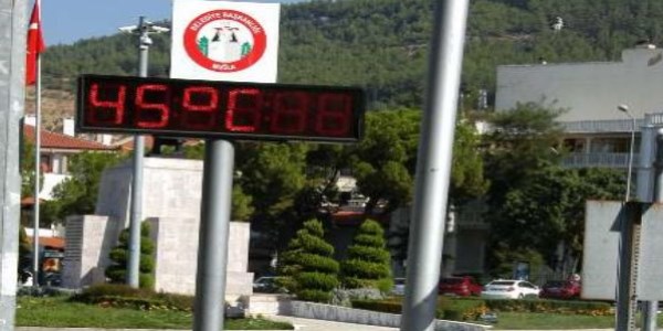 Termometre 45'i gösterdi