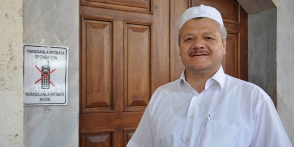 İmamdan cemaate 'cep telefonu' uyarısı
