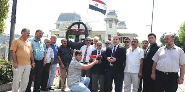 İstanbullu muhtarlardan Mısır protestosu