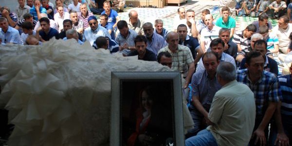 'Serçem beni bırakıp nereye gidiyorsun?'