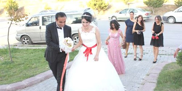 Genç öğretmenler Kütahya düğünününde buluştu