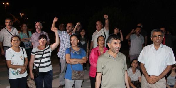 Eski tekel binası önünde protesto