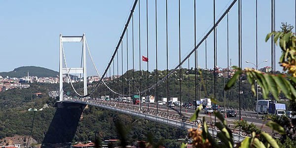 Boğaziçi'nin silüetini değiştirecek ihaleye erteleme