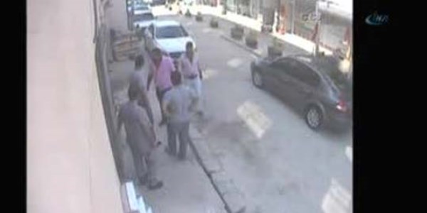Tekirdağ'da hasta yakınları doktora saldırdı