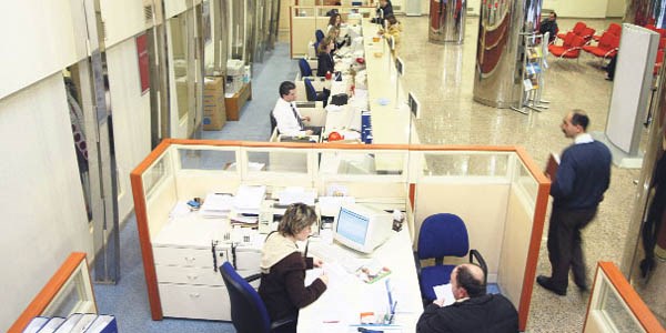 Bankalar�n gizli kesintisine a��r uyar�