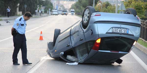 Samsun'da otomobil takla att�: 2 yaral�