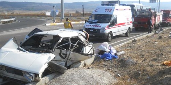 Bolu'da trafik kazas�: 2 �l�, 7 yaral�