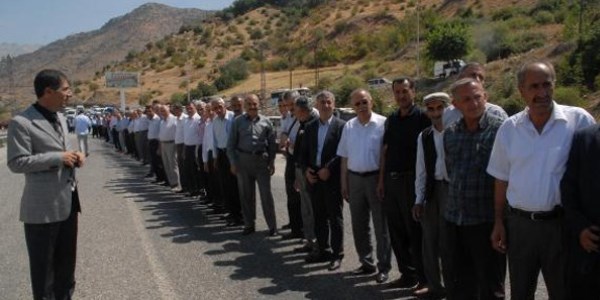 Bakan karşılama kuyruğu
