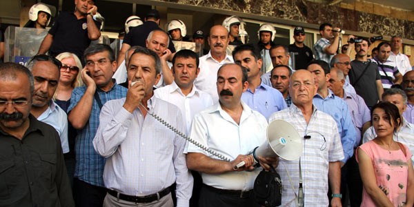 Malatya'da tutuklu KESK üyelerinden 3'ü tahliye edildi