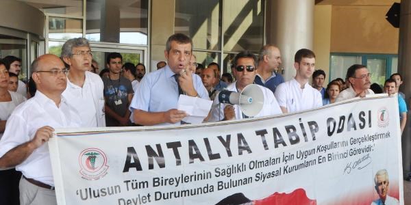 AÜ Hastanesi'nde doktora saldırıya protesto