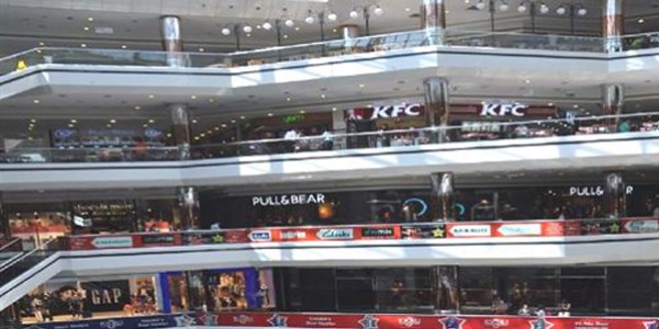 AVM'de intihar girişimi, genç kadın 5'inci kattan atladı