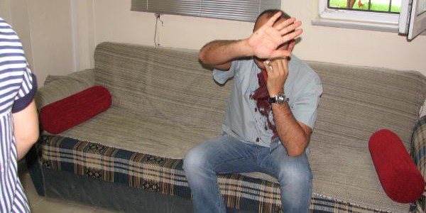 Doktora yumruklu saldırı