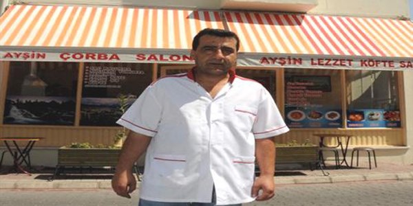 Baba kurbanı iki kardeş, gözyaşları arasında toprağa verildi