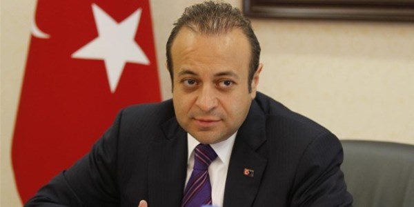 Bağış: Başörtülü vekil için bir engel yok
