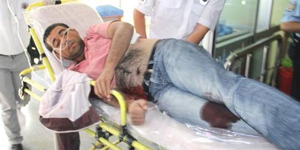 Kendisini polis şikayet eden komşusunu bıçakladı