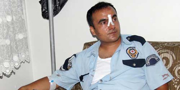 Karakolda kavga; 1 polisin ayağı diğerinin burnu kırıldı/ Video