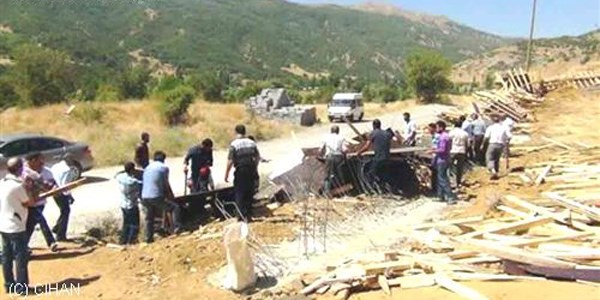 Bitlis'te sözde 'PKK şehitliği' yıktırıldı