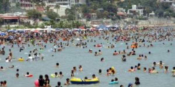 Sıcaktan kaçanlar yumurtalık sahillerine koştu