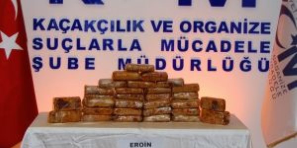 Eroinle yakalanan 2 kişi tutuklandı