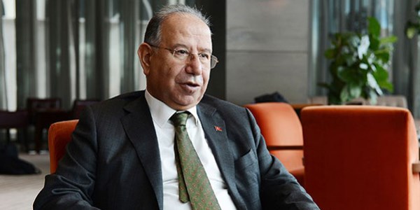Hem konuşuyoruz hem şikayet ediyoruz