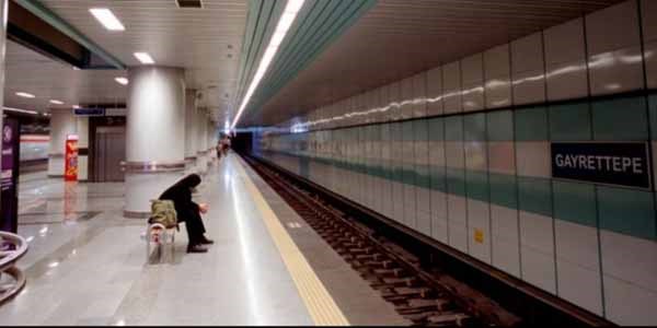 Metro-Metrobüs Yaya Bağlantı Tüneli kullanıma açıldı