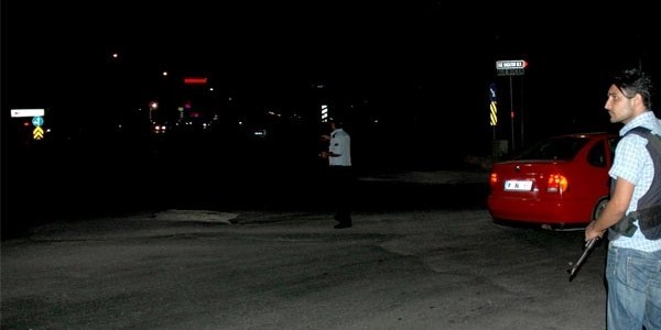 Bingöl'de, bomba yüklü araç yakalandı